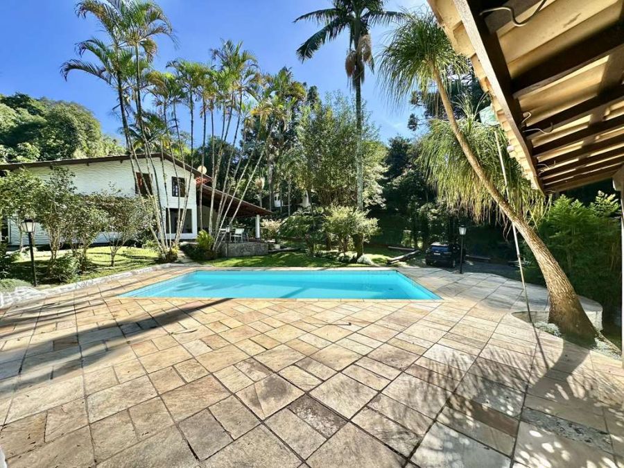 Casa em Condomnio - Aluguel - Algarve - Cotia - SP